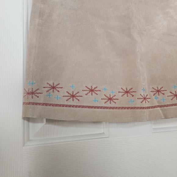 Arden B. Genuine Leather Embroidered Skirt Vintage NWT - Picture 6 of 9
